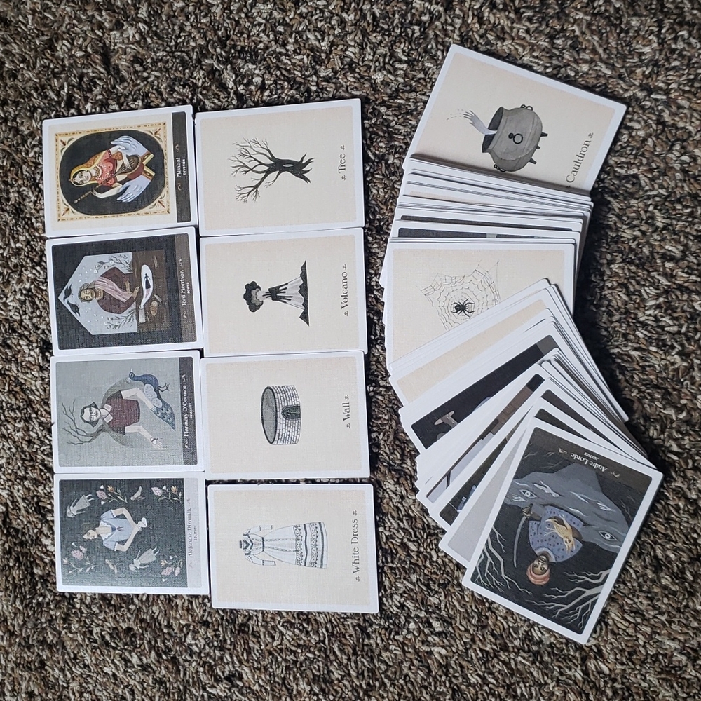 The Literary Witches Oracle Deck - Picture 6 of 7